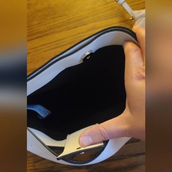 Zara | Off-White Faux Leather Purse - Picture 3 of 6